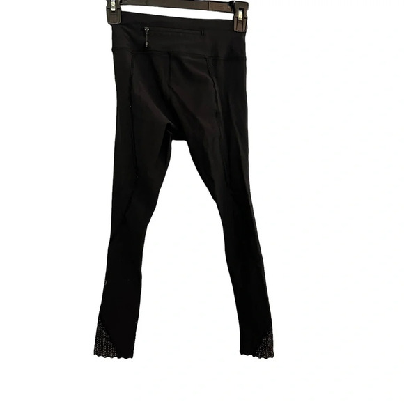 3/$30 🍂 Lululemon Black Cropped Training Leggings - Picture 7 of 8